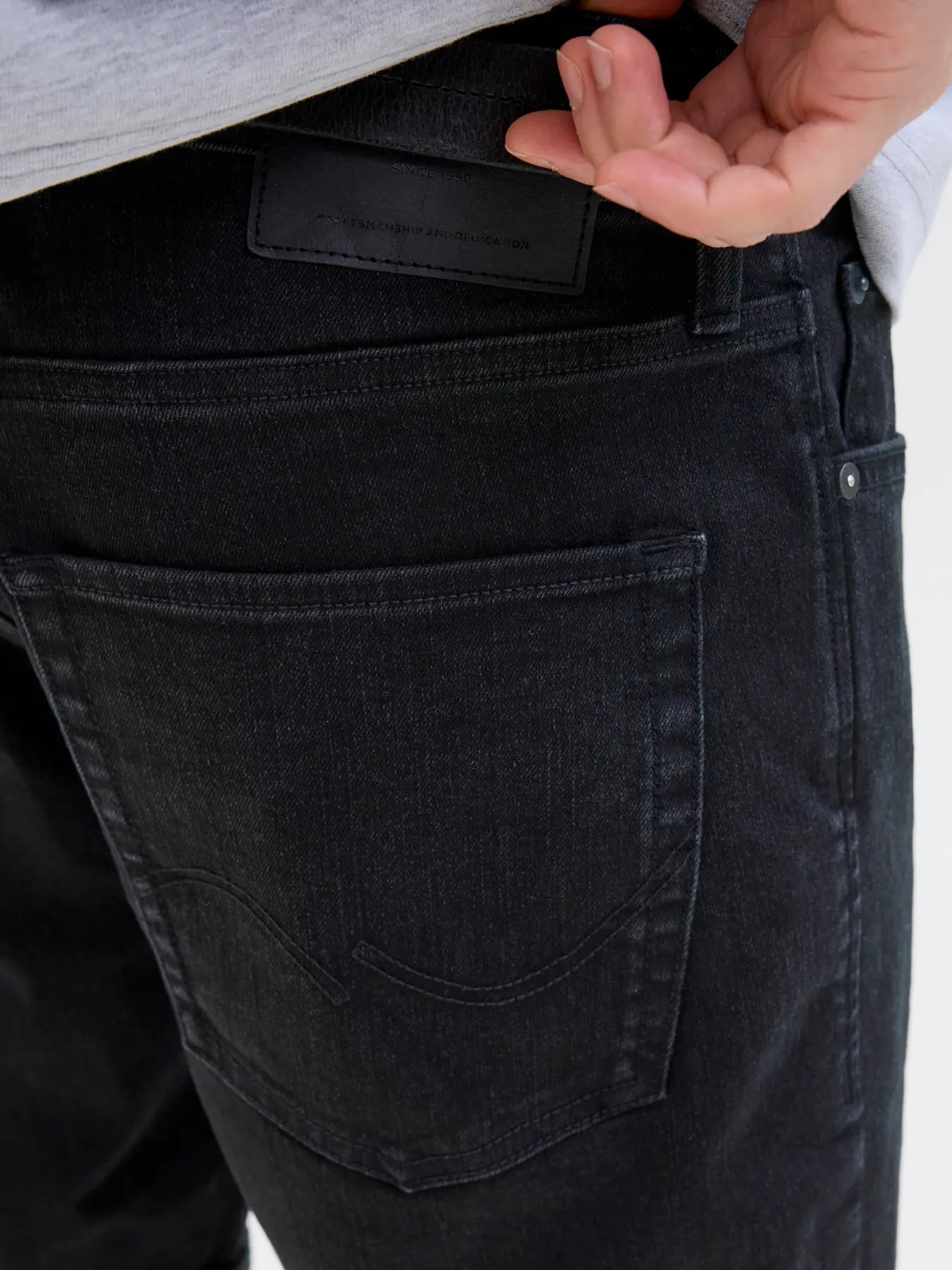 Bermuda Rich Black Denim